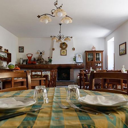 アジェーロラ Agriturismo Sentiero Dei Saporiゲストハウス エクステリア 写真