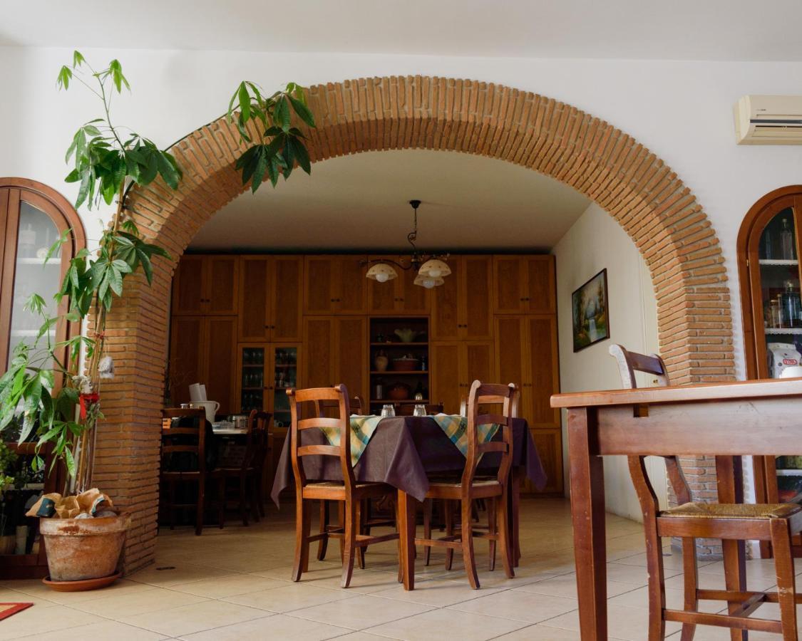 アジェーロラ Agriturismo Sentiero Dei Saporiゲストハウス エクステリア 写真